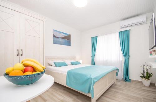 Kotor Apartment | Seafront apartment