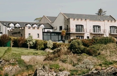 Greencastle House | Seafront Castle Inn - just off the Ferry!