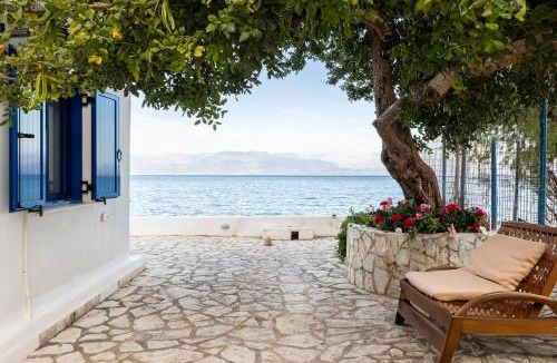 Petalidi Apartment | Seafront Evi's Hideaway - Petalidi Cozy Nest