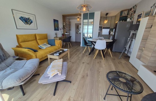 Saint-Brevin-les-Pins Apartment | Seafront Apartment with Balcony, Near Saint-Brevin-les-Pins Center