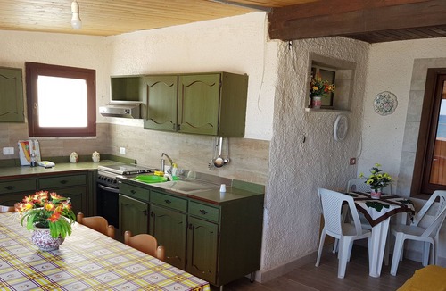 Tre Fontane House | seafront holiday home