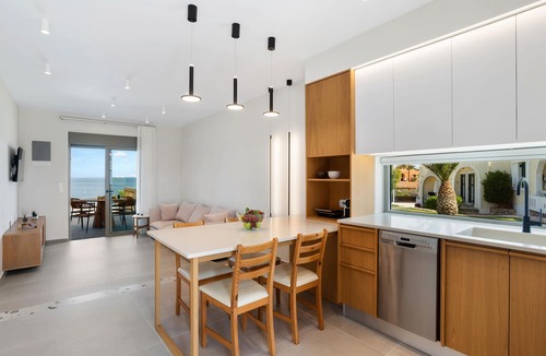 Stavros Apartment | Seafront Junior Villa with private heated Jacuzzi