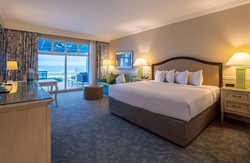 Daytona Beach Shores Hotel | Seafront King Balc | The Shores | Ocean balcony, s’mores | 2 Units