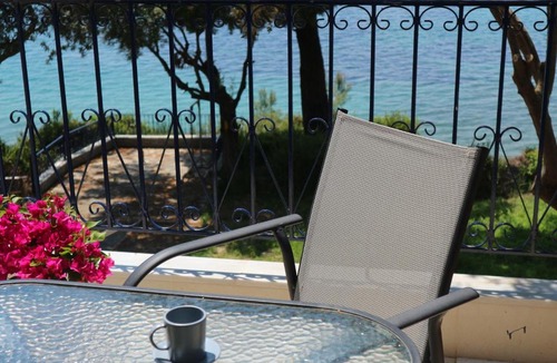 Elia Apartment | Seafront Loft in Akti Elia