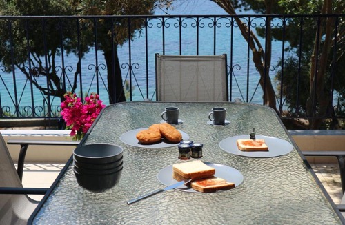 Elia Apartment | Seafront Loft in Akti Elia