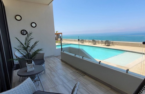 Primo Tapia Condo | Seafront Luxury Condo Pool Jacuzzi