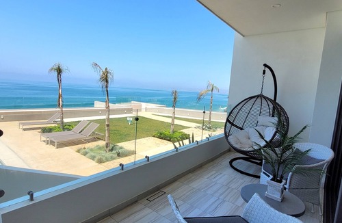 Primo Tapia Condo | Seafront Luxury Condo Pool Jacuzzi