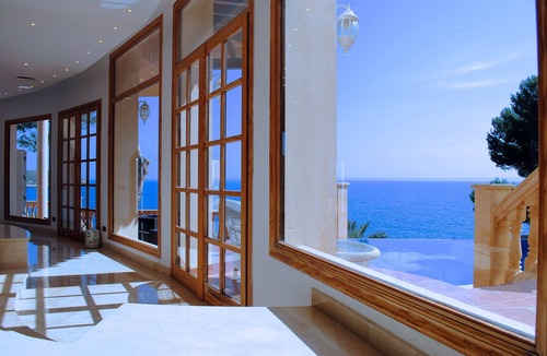 Badia de Palma Villa | Seafront Mediterranean Villa. 5 Min walk to Beach & Jacuzzi