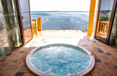 Badia de Palma Villa | Seafront Mediterranean Villa. 5 Min walk to Beach & Jacuzzi