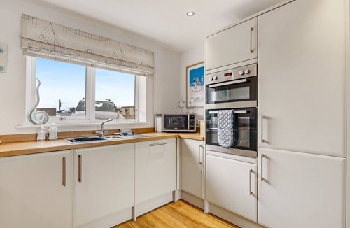 Amble House | Seafront property with amazing views