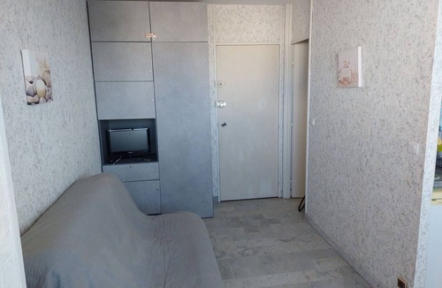La Grande-Motte Apartment | Seafront Studio with Parking in La Grande Motte