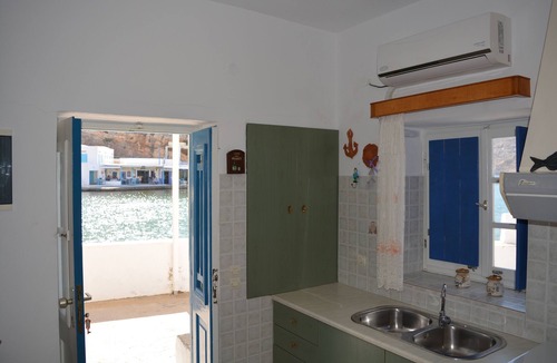 Herronisos House | Seafront Studio in Cherronissos beach