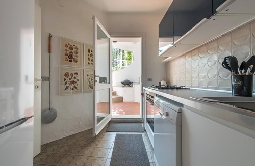 Torre delle Stelle Villa | Seafront Villa "Bianca" in Torre delle Stelle, heated pool, A/C, Wi-Fi, parking