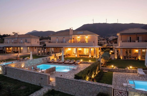 Platanitis Villa | Seafront Villa Ciel with Private Pool in Nafpaktos