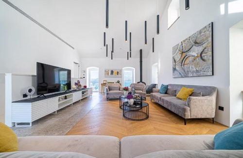 Tomicici House | Seafront villa with private pool !