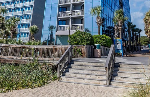 Downtown Myrtle Beach Resort | SeaGlass Tower resort - 1 bedroom, full kitchen - located on Myrtle Beach