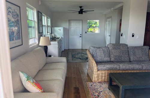 Seagrape Hill House | Seagrape Views in Coral Bay-Studio Apartment -Sleep 2
