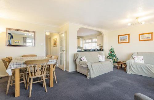 Lydd House | Seagrass