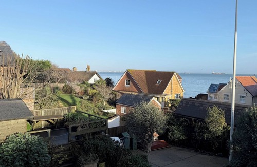 Seaview House | Seagrove House fabulous holiday home with wonderful sea views.