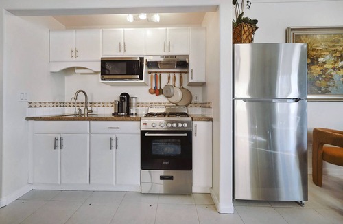 Old Towne Apartment | Seal Beach Private Guest Suite · 180° Ocean Views from Private Rooftop Deck