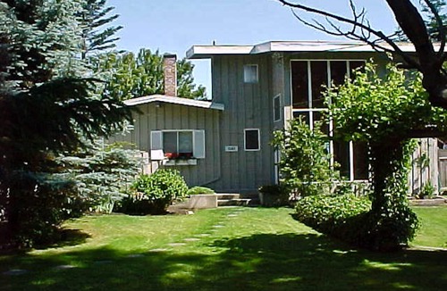 Regional District of Nanaimo House | Sealbourne Vacation Home - beautiful 4 season beachfront home, sleeps up to 9