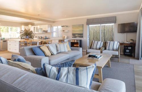 Sandbaai House | Seapearl Oceanfront Villa and Cottage
