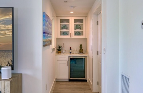Historic Seaport House | *SEAPORT SENSATION @ OLD TOWN VILLAS* Condo & Pool + LAST KEY SERVICES.