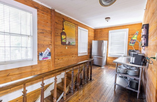 Historic Seaport Apartment | Seaport Suite - Steps from Duval Street