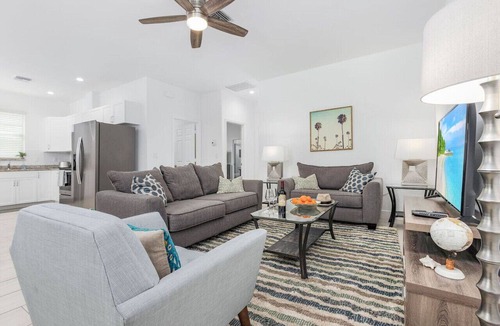 Naples Park Apartment | Seas the Day Beach Wine Dine Relax