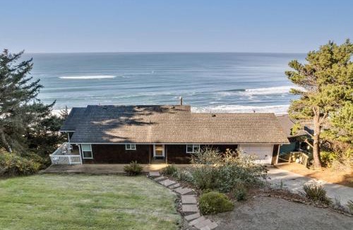 Cloverdale House | SeaScape at Winema Beach
