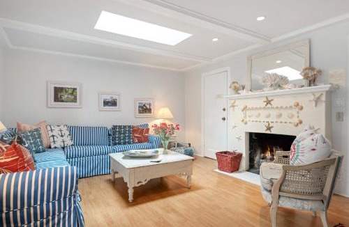 Montecito House | Seashell Cottage by Paradise Retreats