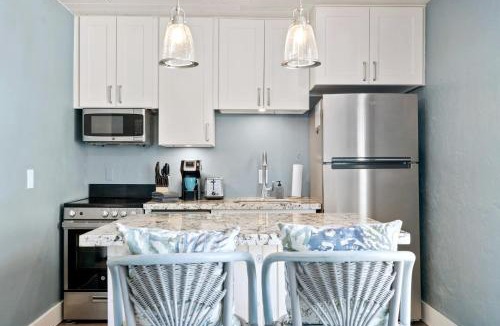 Marathon Apartment | Seashells Getaway - Boat Slip, Ramp, Pool