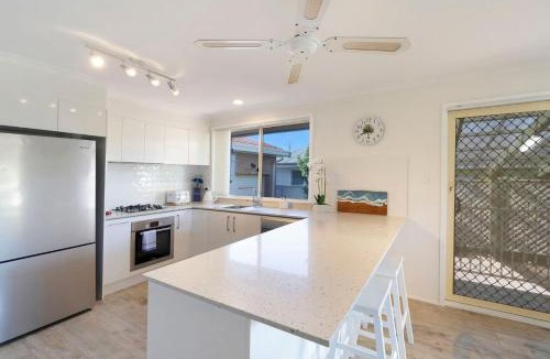 Long Jetty House | Seashells on Eloora