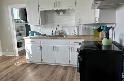 Eureka House | Seashore Sunsets -Coastal Escape