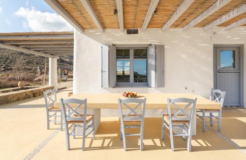 Xilokeratidi Villa | Seaside 5BDR Bliss in Mykonos