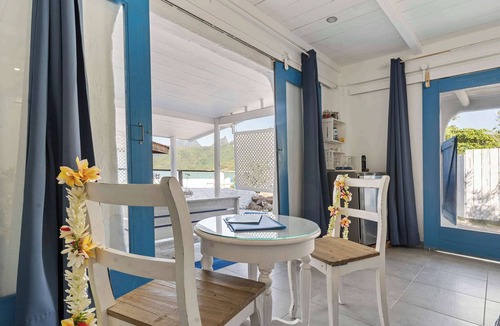 Teavaro House | Seaside Air-conditioned Bungalow Tamara