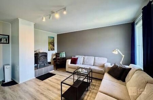 Fevik Apartment | Seaside apartment 2 balconies & sea view Grimstad