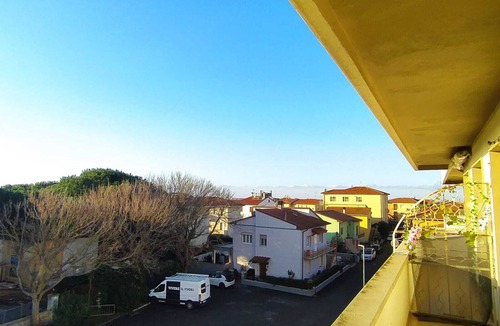 Vada Apartment | Seaside Apartment – 2 Min Walk to Beach, Free Wi-Fi & Bikes