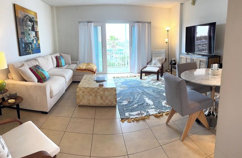 Satellite Beach Condo | Seaside Bliss 2BR Beach Condo