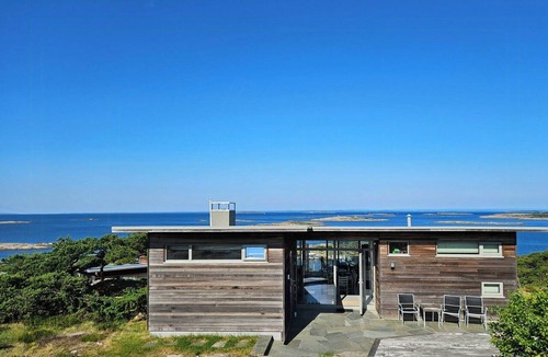 Fredrikstad House | Seaside cabin with unique outdoor areas