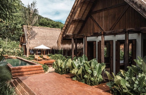 Praya Barat Villa | Seaside Collective
