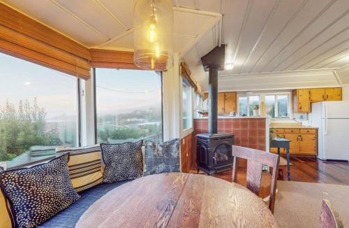 Salmon Creek House | Seaside Cottage