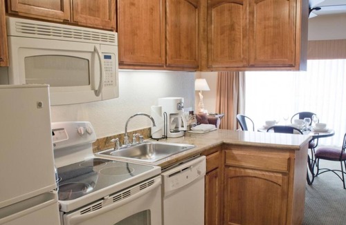 Avila Beach Resort | Seaside Escape! 2 Modern Units, Free Parking, Onsite Pool, Near Avila Beach Pier