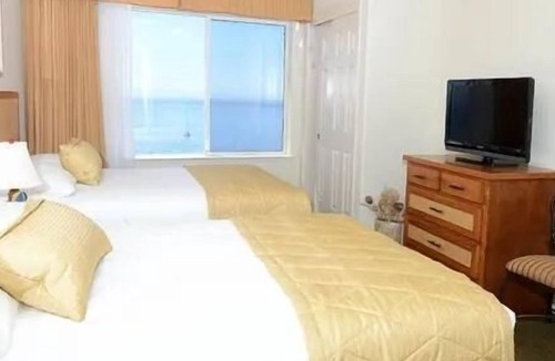 Avila Beach Resort | Seaside Escape! 2 Modern Units, Free Parking, Onsite Pool, Near Avila Beach Pier