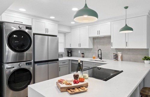 Satellite Beach Condo | Seaside Escape – Ground-Floor Condo with Panoramic Ocean Views, Steps to Beach & Pool 🏝️