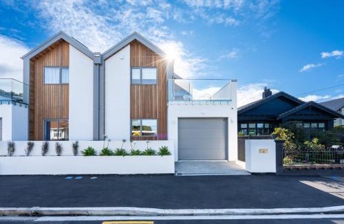 St. Clair House | Seaside Luxe in St Clair