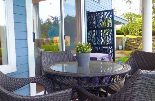 Regional District of Nanaimo Condo | Seaside Oasis - 1BDRM - Ocean View - Kitchen