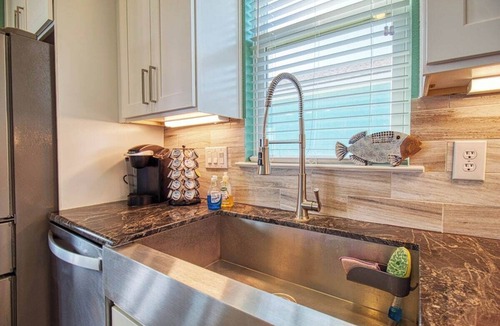 Surfside Beach House | Seaside Oasis-Family/Beach Getaway-Purified H2O!