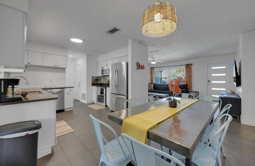 Dolphin's Cove House | Seaside Paradise - Pool Hottub Game Room