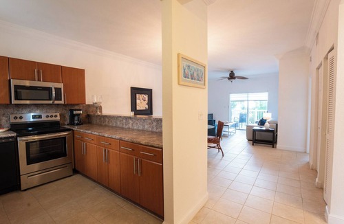 Alice Town Condo | Seaside Retreat: Charming 2BR Condo in Bimini Bay Community